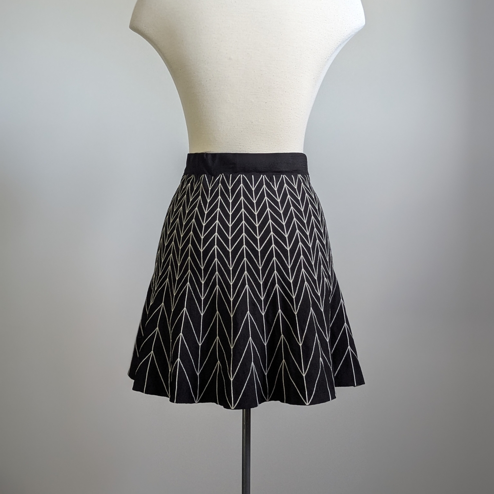 Black and White Chevron Skater Pleated Mini Skirt Holiday Office Work Wear
